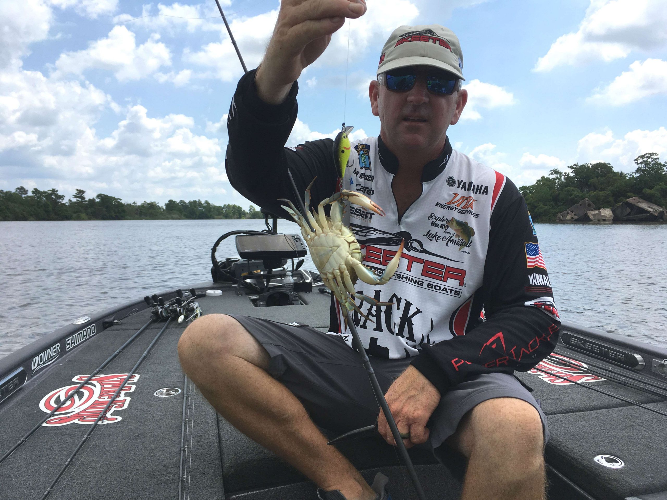 Well, apparently the crabs like Hanselman's crankbait too.  This one wouldnât let go!




