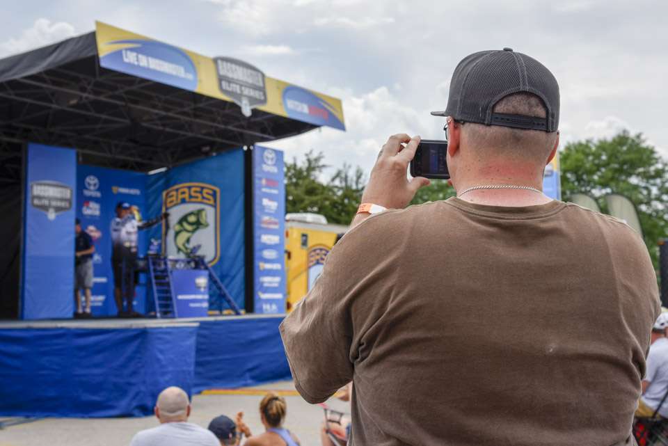 Go behind the scenes on Day 3 of the 2018 Bassmaster Elite at the Mississippi River presented by GO RVing.