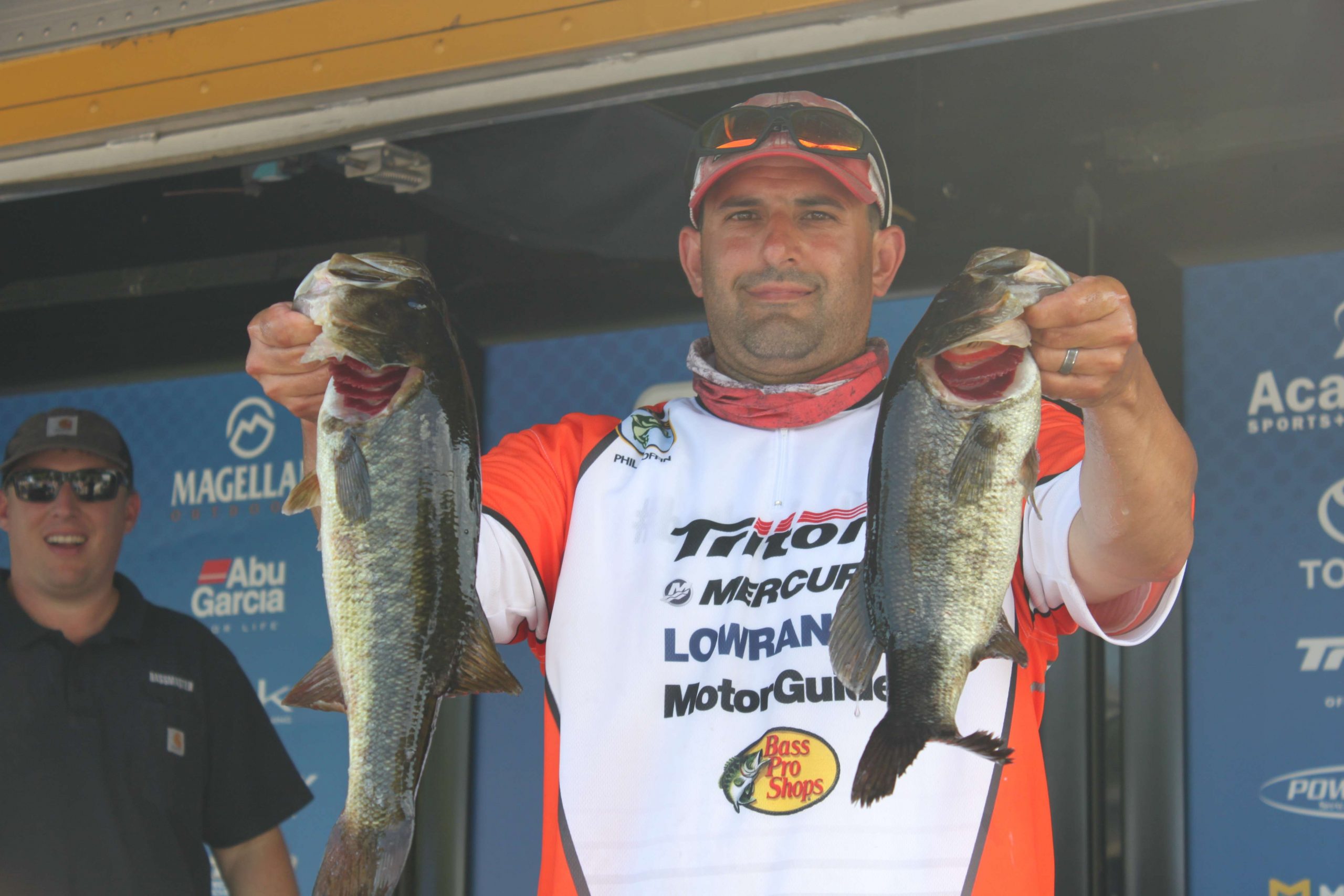 Phil Coffin of Pennsylvania is fourth among non-boaters with 6-13.