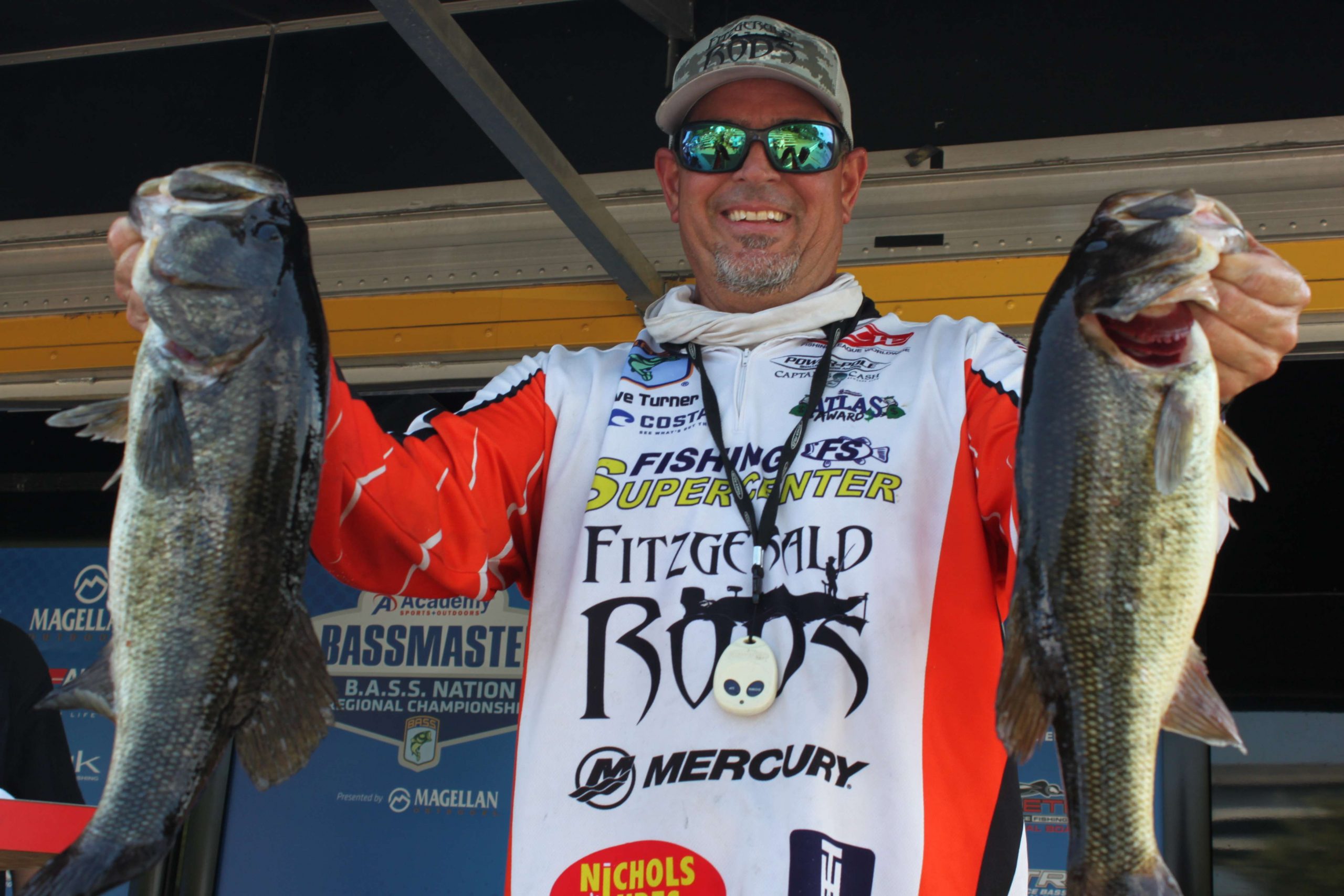 Thereâs the Day 1 leader â Dave Turner of Crystal River, Fla. Turner led all boaters with five bass that weighed 14-4.
