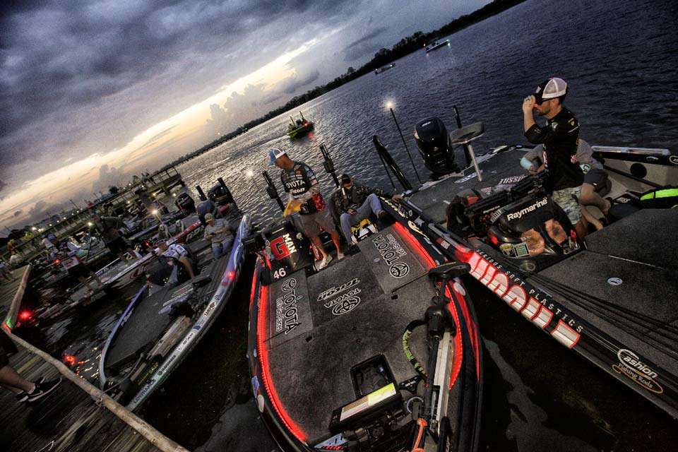 See the Elites  get ready for Championship Sunday on the Sabine.