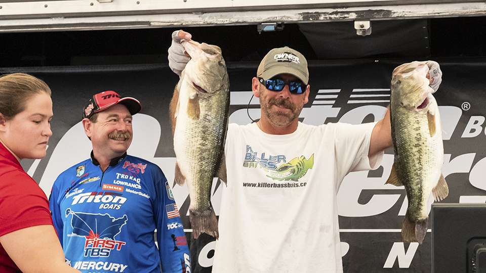 Shaw Grigsby (no relation) soon witnessed the 16.79 bag that earned the team of Joe and Allen Leonard the victory and $10,000.

