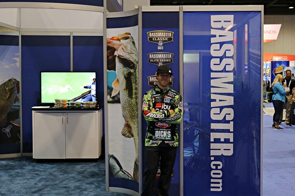 Elite Series rookie Hunter Shryock took some time to show us his day at ICAST as he visited with sponsors and checked out some new gear. 