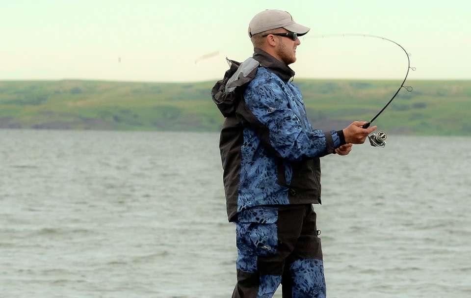Follow along with current Toyota AOY Leader Bradley Roy on Day 2 of the Berkley Bassmaster Elite at Lake Oahe presented by Abu Garcia. 