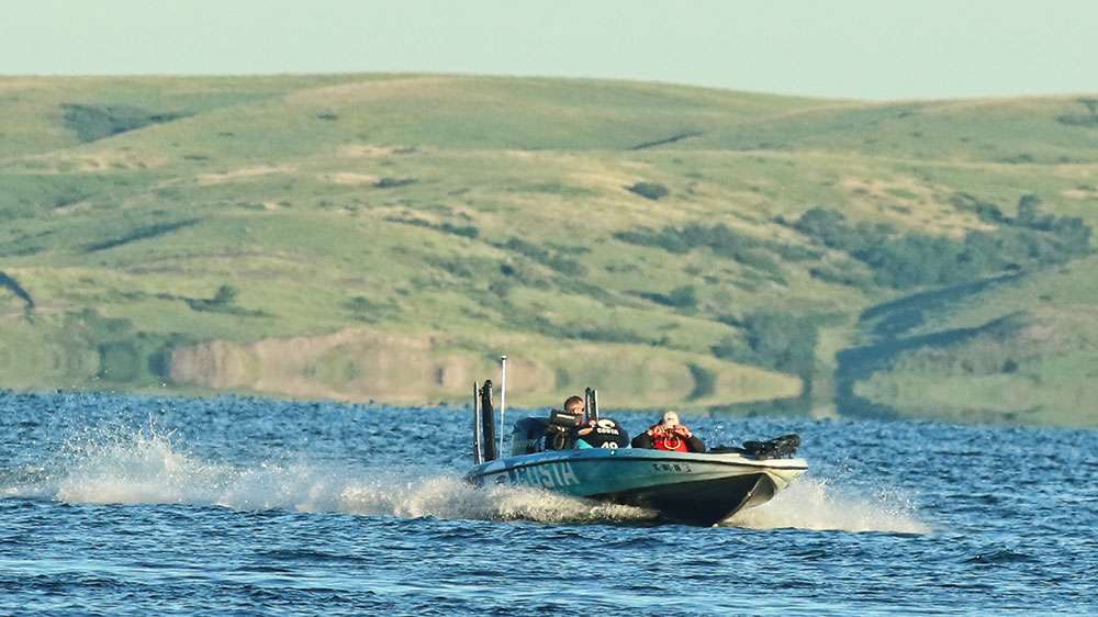 Ride along with Casey Ashley and Mark Daniels Jr. on their quest for first place on Day 3 of the Berkley Bassmaster Elite at Lake Oahe presented by Abu Garcia.