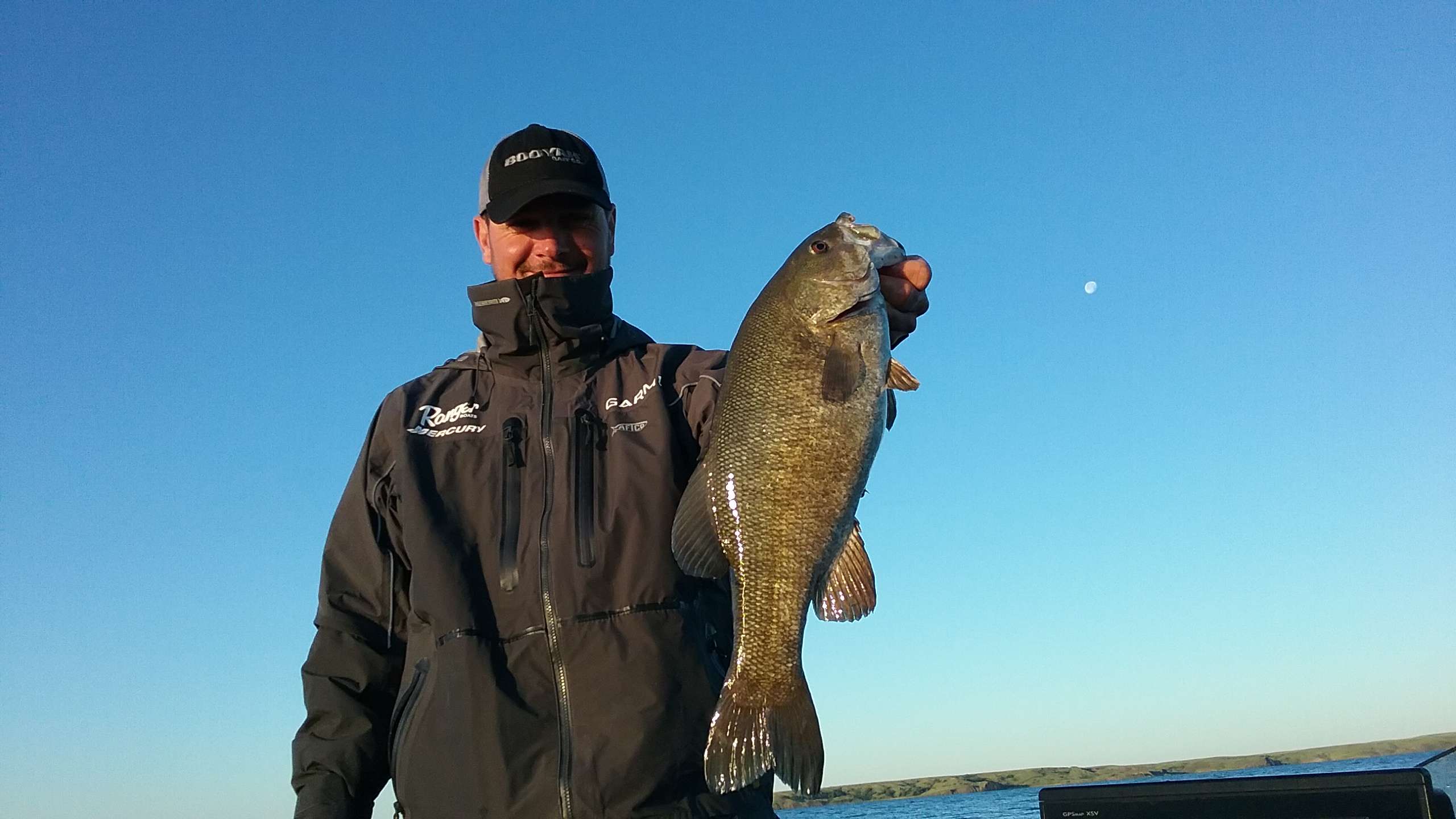 Jason smoked a great one on top. He's seeing fish on his Garmin Panoptix live.