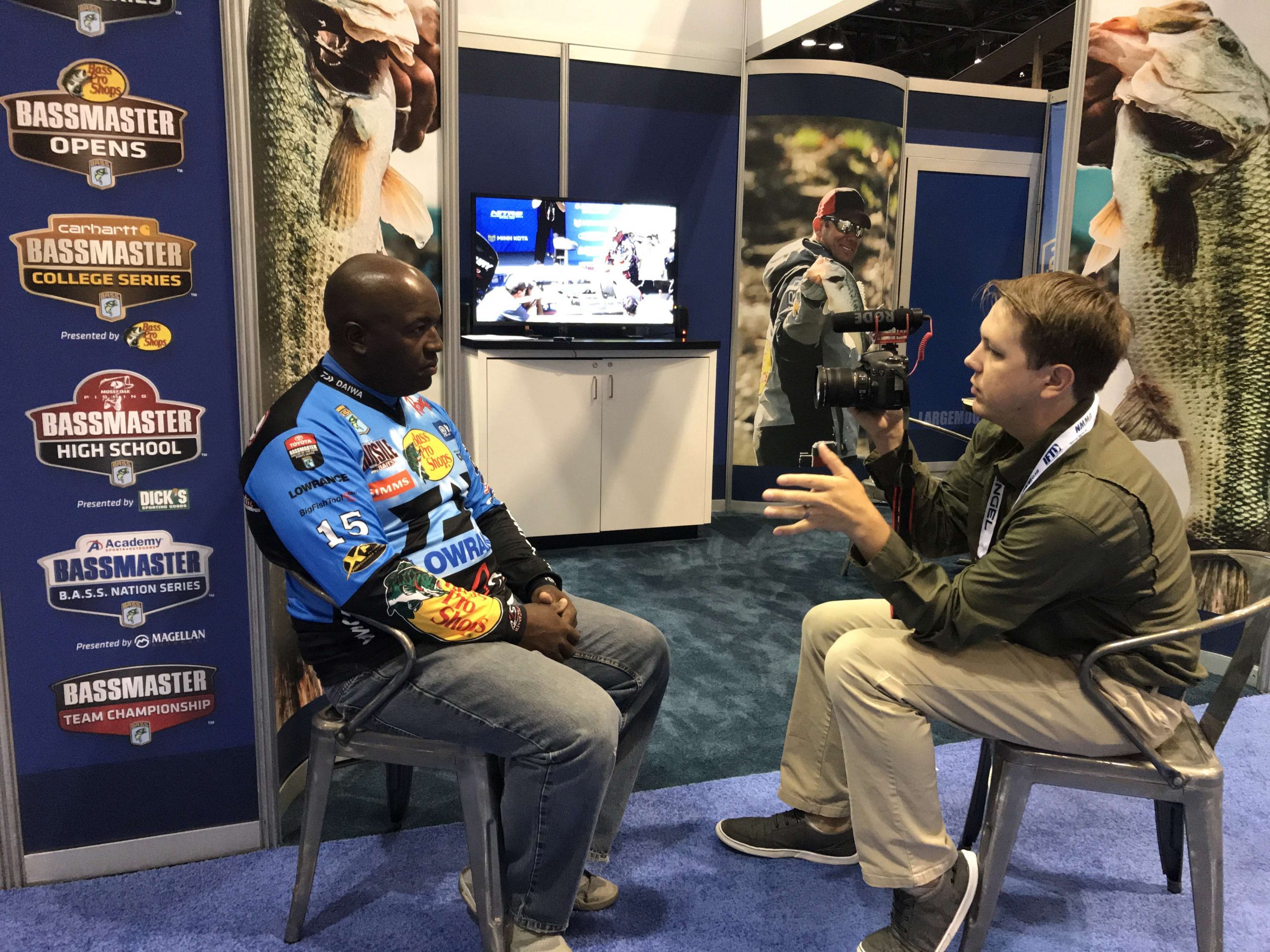 Wrapping things up on Friday, Ronnie Moore does a video with Ish Monroe, who was the surprise winner of the Elite event on the Mississippi River last month.