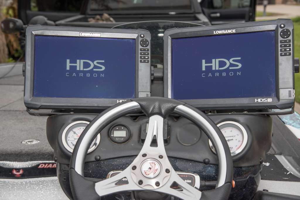 Dual Lowrance HDS-12 Carbon Series units allows Sumrall to take full advantage of the electronicsâ capabilities. He can easily run his charts while also viewing side imaging, downscan and sonar to locate tournament-winning fish.