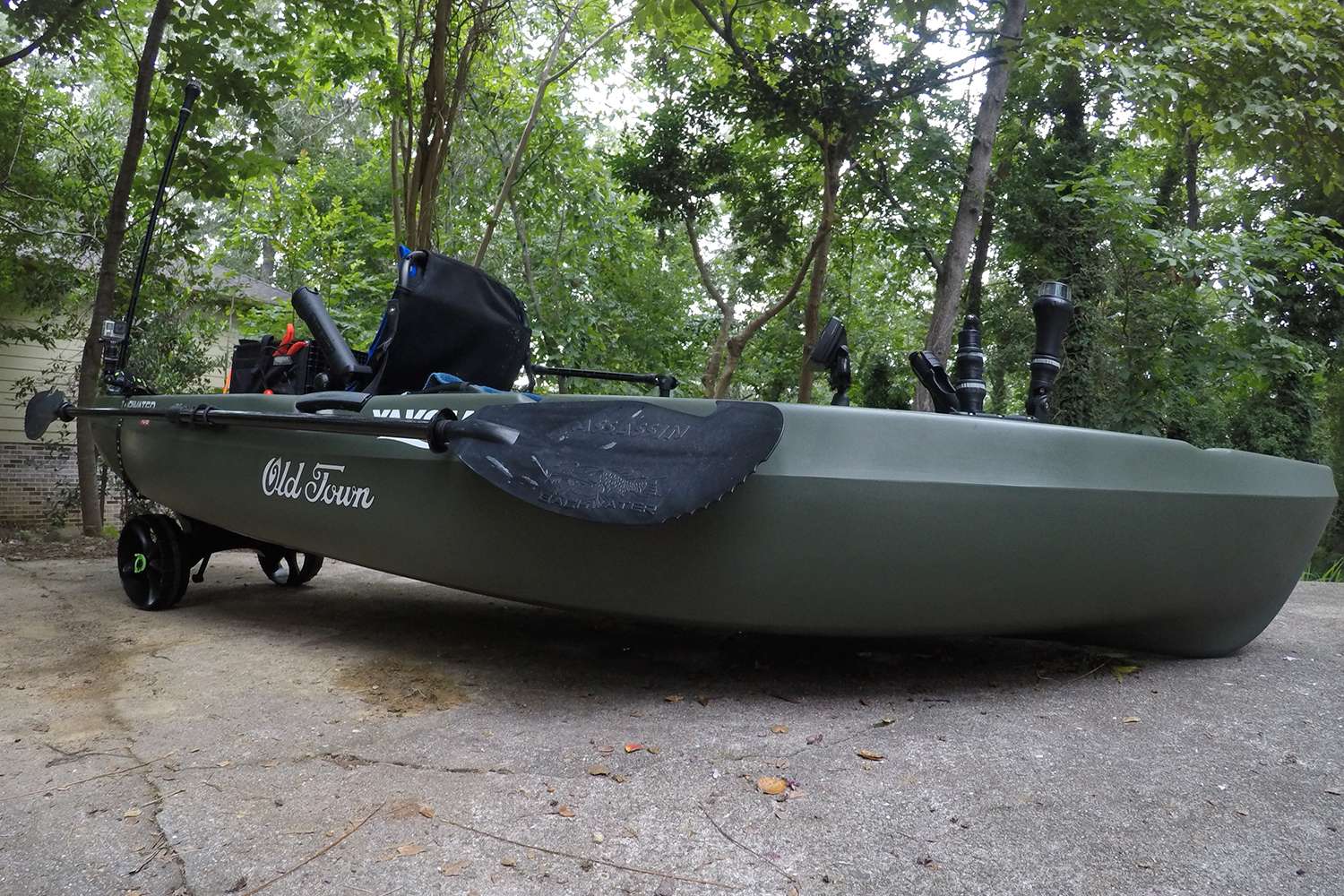 The Old Town Topwater 106 is a compact, yet very effective fishing machine that's easy to load, drive and store. Plus it looks great in the process. The YakGear add-ons make it a pure fish-catching machine. 