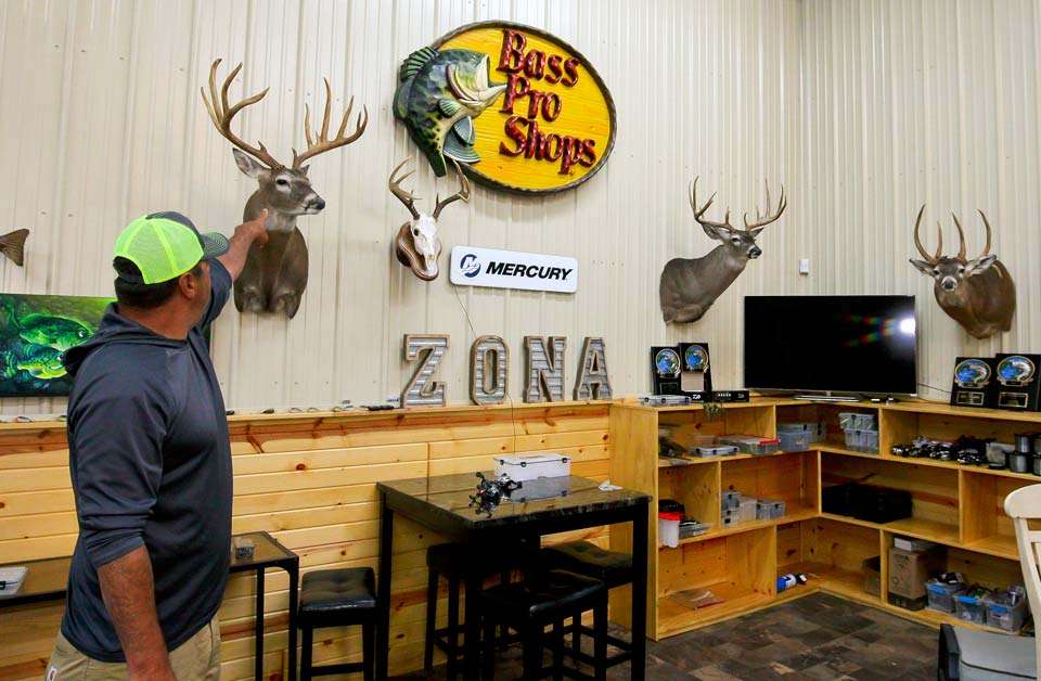 If there is Bass Pro sign missing from any store in America, we may know where it is. But we canât confirm or deny the exact location. Scattered around the walls are some deer mounts.
