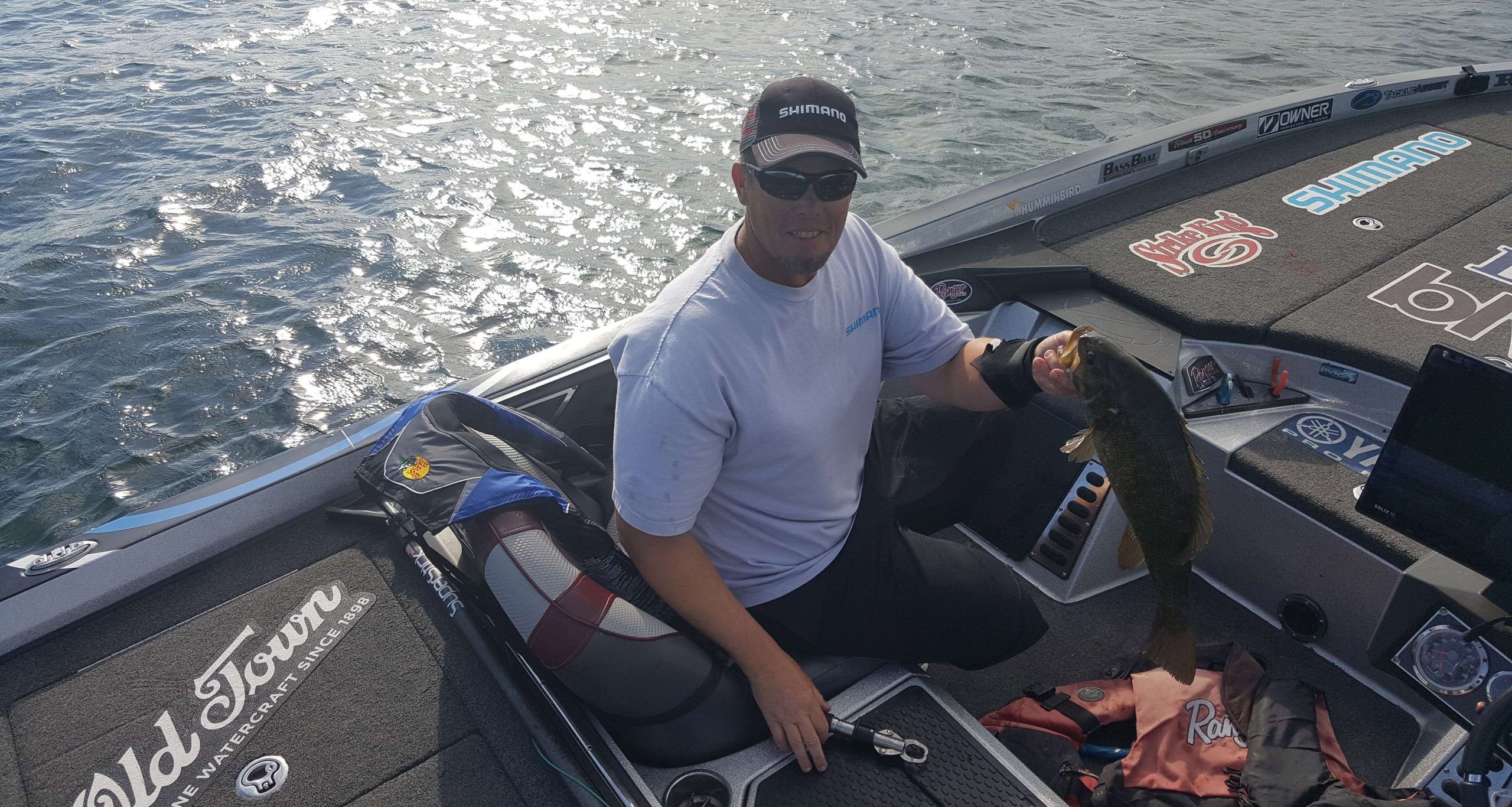 Two quick culls, to keep things interesting. He really seems like he has things dialed in. With the weights that some people have brought in, he still feels like he needs to upgrade a few more fish. There's a lot on the line, with this being the last regular season event of the year.
