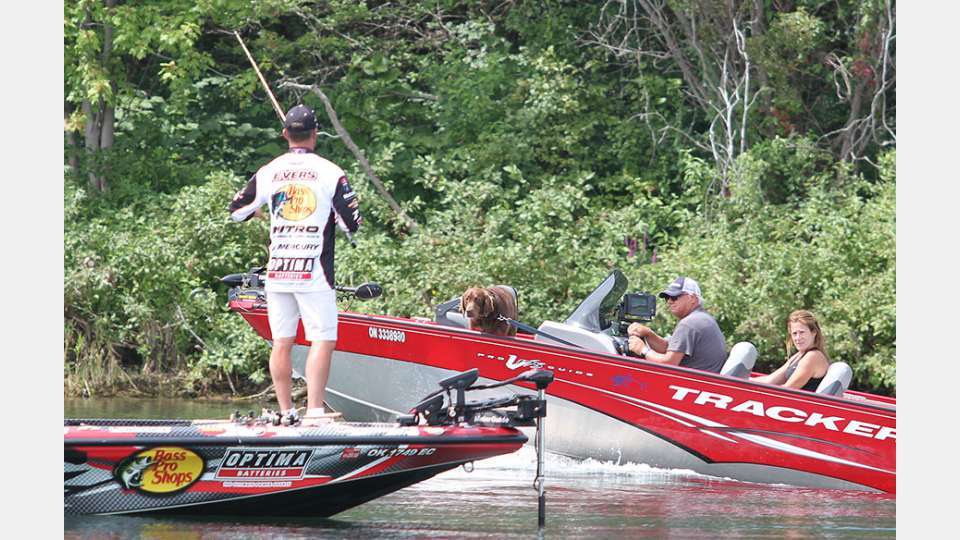 There were plenty of pleasure boaters who passed Evers and his spots, but he caught 77 pounds, 10 ounces to win by nearly four pounds. Evers became the first in the history of the Elites to win back-to-back events, and his 10th victory put him in a select group of six with double-digit wins.