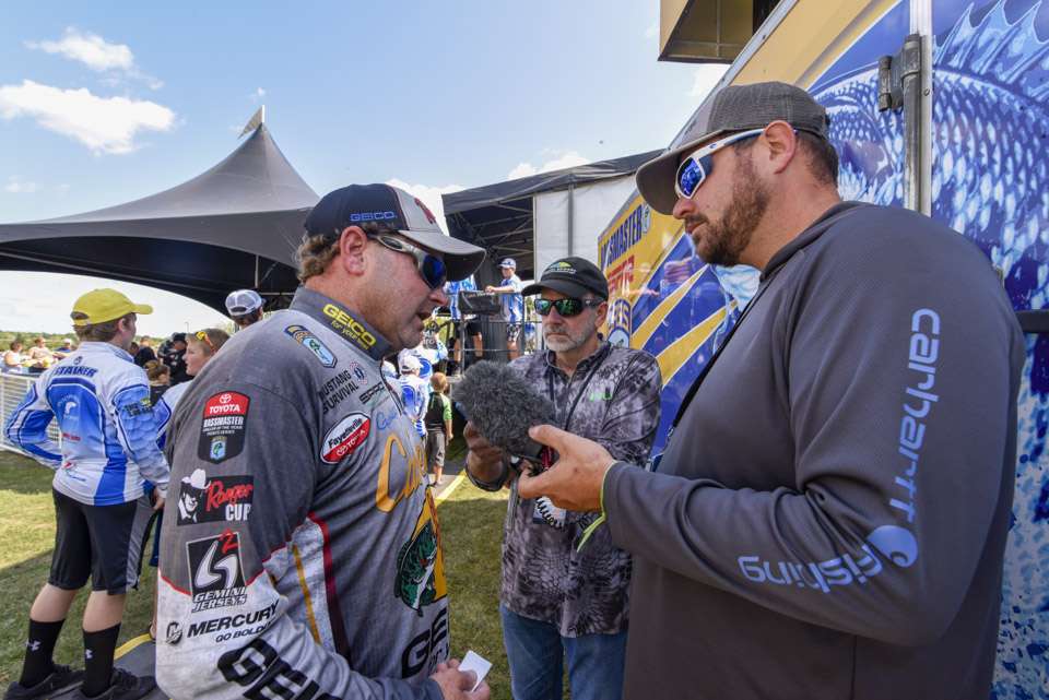 See what goes on during the Huk Bassmaster Elite at St. Lawrence River presented by Black Velvet weigh-ins.
