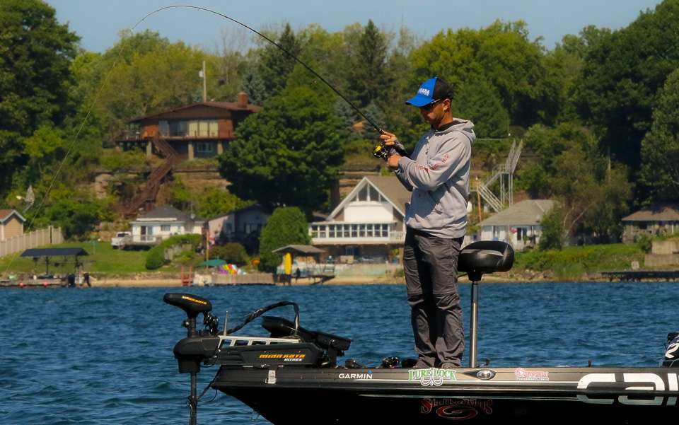 Join Matt Lee as he battles it out on the first afternoon of the 2018 Huk Bassmaster Elite at St. Lawrence River presented by Black Velvet.