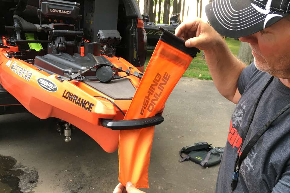 Lefebre attaches a YakAttack ProGlo Flag Kit to the rear, which nests perfectly within the Fat Grip Retractable Stern Handle.