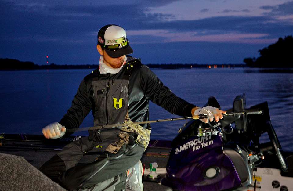 Follow along with the Elites as they get ready to launch on Day 4.