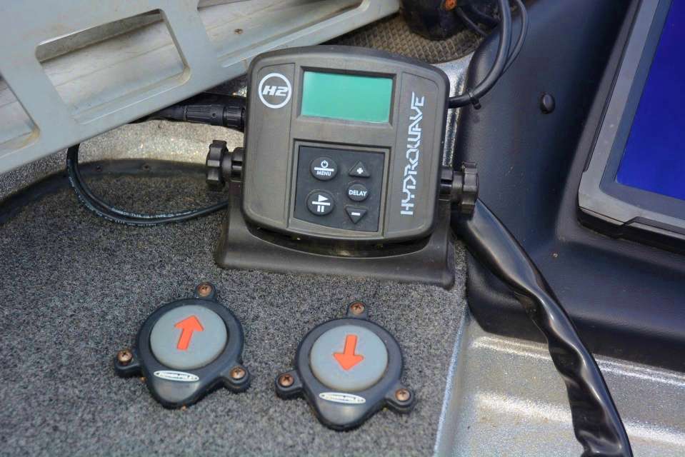 A Hydrowave H2 electronic feeding simulator with 16 original and new sound patterns for strike appeal, and the Power-Pole Wireless Foot Switch for quick deployment is within easy reach. 
