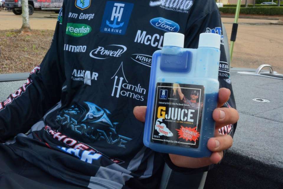 Tucked inside the driver seat is a bottle of T-H Marine G-Juice Freshwater Live Well Treatment. The formula removes harmful nitrates, ammonia, chlorine and heavy metals for better fish care. 
