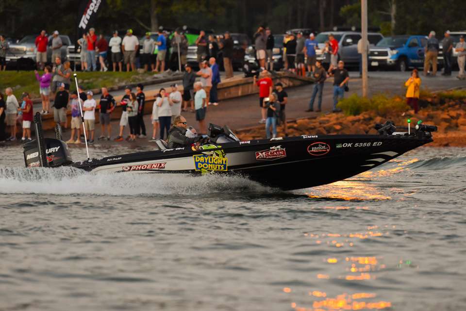 Head out early with tournament leader James Elam on Day 2 of the 2018 Toyota Bassmaster Angler of the Year Championship.