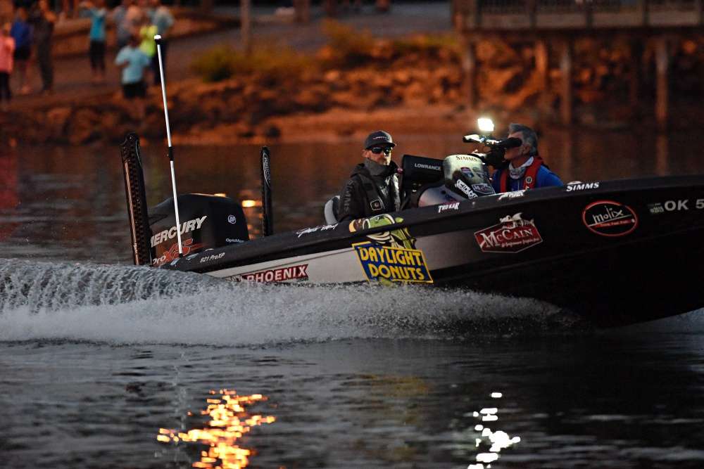 Follow the Elite anglers as they take off on the final day of the 2018 Toyota Bassmaster Angler of the Year Championship.