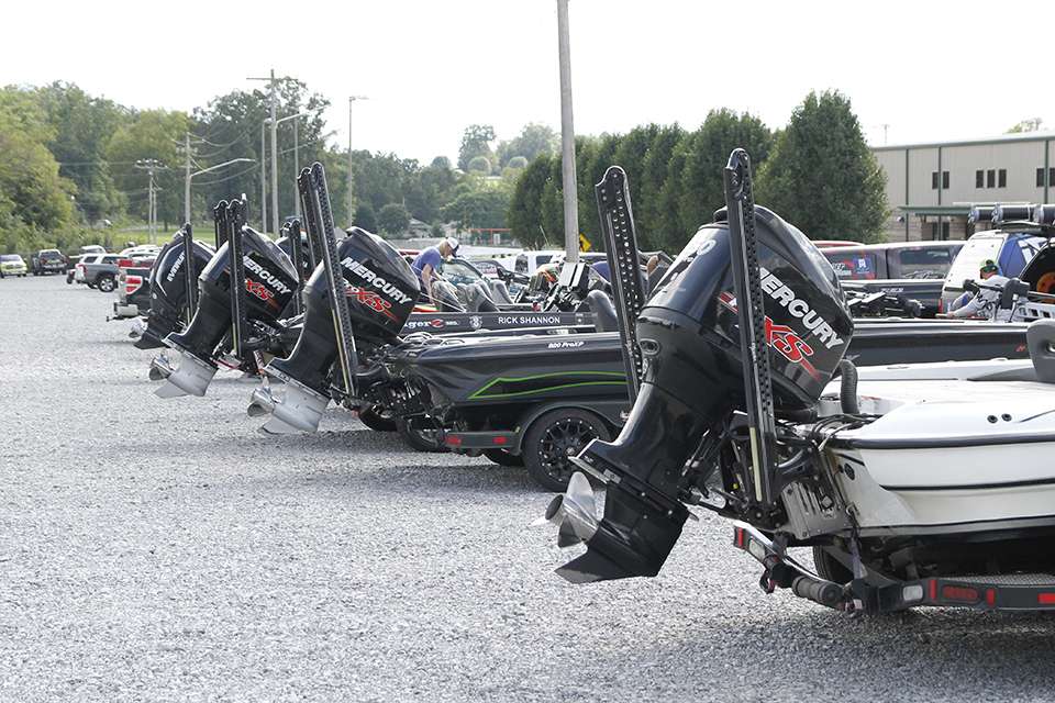 The final day of practice for the Bass Pro Shops Bassmaster Eastern Open at Douglas Lake ended and anglers headed to the meeting.