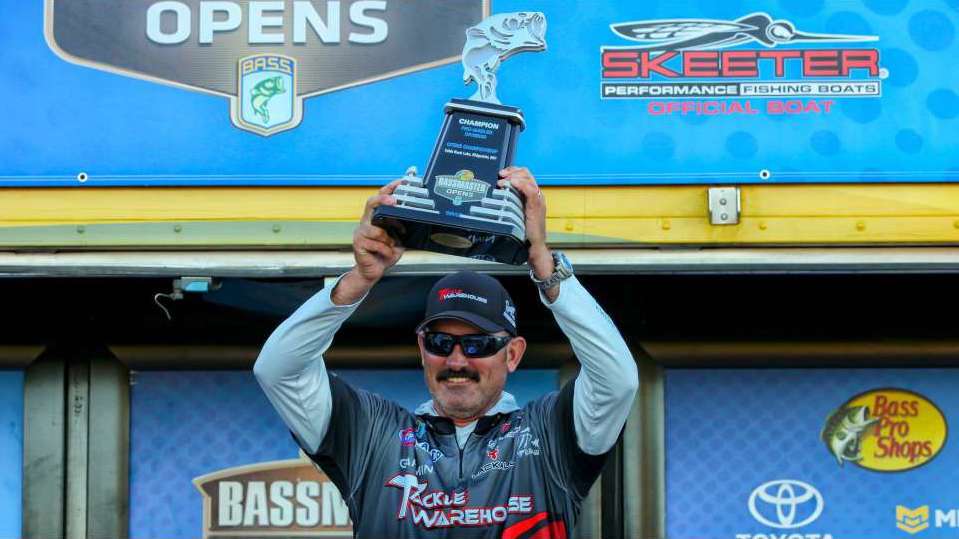 Californian Jared Lintner did it best, finding bass following bottom contours along specifically chosen breaklines. Check out LIntnerâs lure lineup and other top finishers. 
