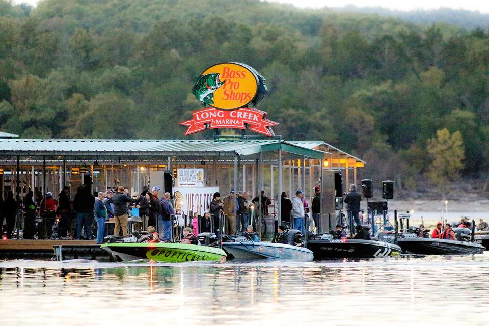 Catch up with the pros and cos as they race to their starting spot on the first morning of the 2018 Bass Pro Shops Bassmaster Opens Championship!