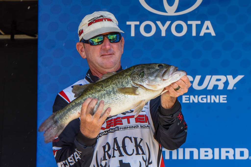 That spot is occupied by Ray Hanselman Jr., who would then be in the Classic Bracket with a shot at the Classic. There are no 100 percent guarantee's in bass fishing, but it's highly probably Lane and Lester will weigh at least one bass. Basically, Hanselman needs to have a bag packed and the truck gassed up while watching Thursday's Day 1 weigh-in at Table Rock.