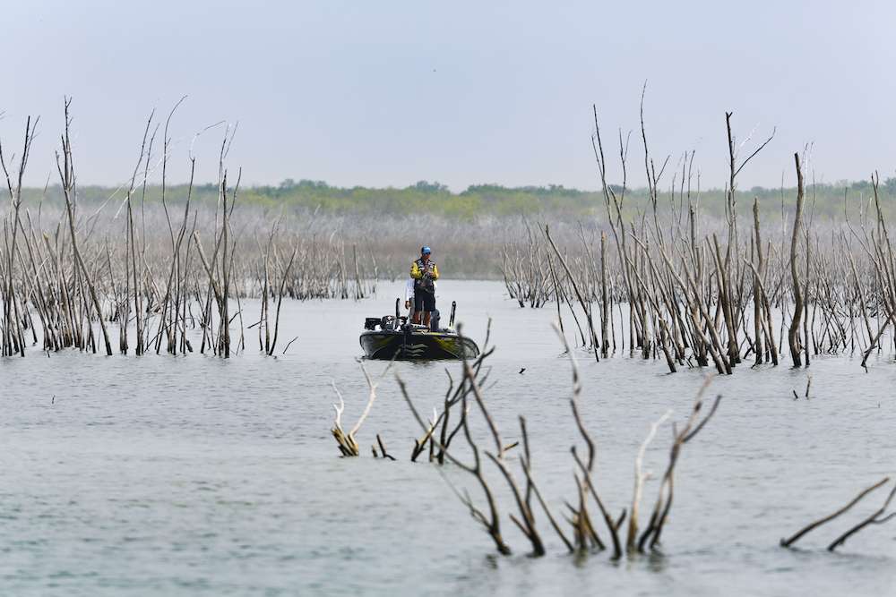 <h4>3. Lake Falcon, Texas</h4><br> [83,654 acres] This lake is absolutely on the upswing, with rising water levels creating a new-lake effect that is driving weights up. For example, a Skeeter Bass Champs stop in February was won with a five-fish stringer weighing 31.98 pounds, and second place just missed the 29 1/2-pound mark. The entire Top 5 weighed in more than 20 pounds. Big bass, which amazingly wasnât in any of the top bags, weighed 9.1 pounds. There are definitely plenty of line-stretching bass in the lake. The Texas Association of Bass Clubs put 12 bass weighing at least 7 pounds on the scales during their fall two-day championship event. The heaviest weighed 9.37 pounds. High Stakes Bassin reported several fish over 10 pounds were landed this spring, with one topping the 11-pound mark. And, just in case you think this lake is just about big fish, the High Stakes blogger pulled out a clicker and counted 34 catches in one day on the water. So, Falcon combines quality and quantity. 