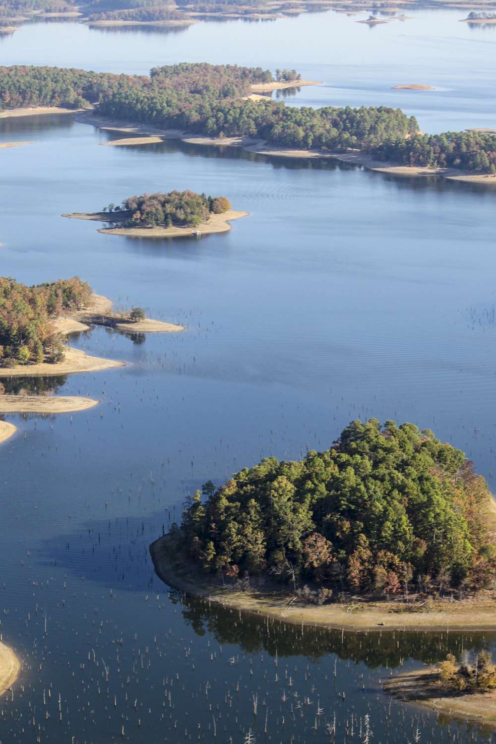 <h4>19. Lake Ouachita, Arkansas</h4><br> [40,000 acres] This is the one of Arkansasâ top bass fisheries, with a comeback of hydrilla spurring ever-increasing fishing successes. As for tournament results, the February stop of the Arkansas Bass Team Trail was won with 24.26 pounds, with the Top 3 weighing in north of 20 pounds. 