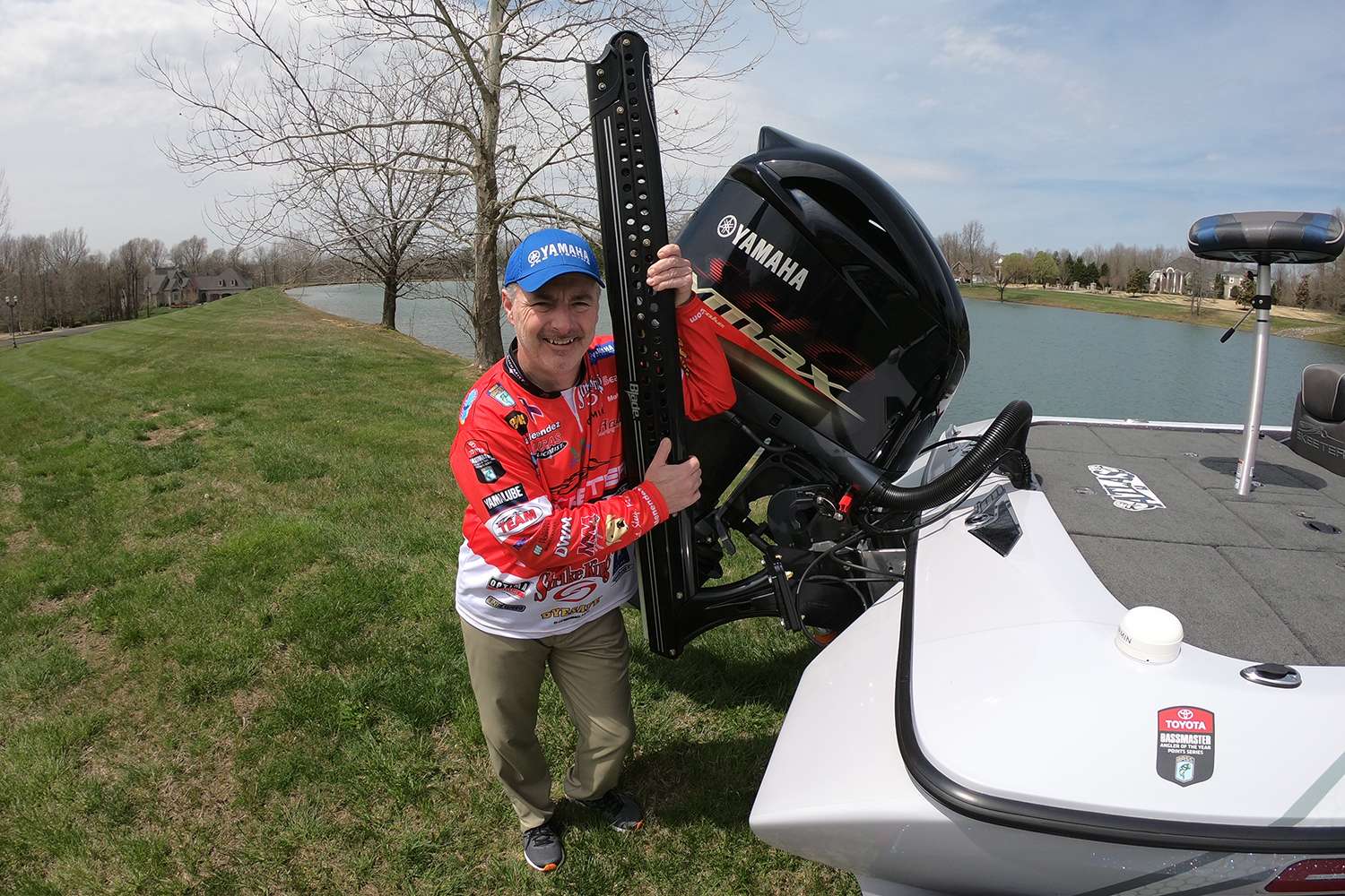 Menedez loves his Power-Poles. He was one of the first few anglers to have them installed on his boat many years ago. 