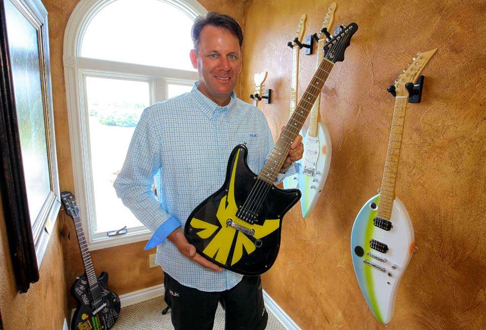 Jeff Kolodzinski of Humminbird gave VanDam this guitar after his cumulative weight in all 27 of his Bassmaster Classics reached 1,000 pounds. 