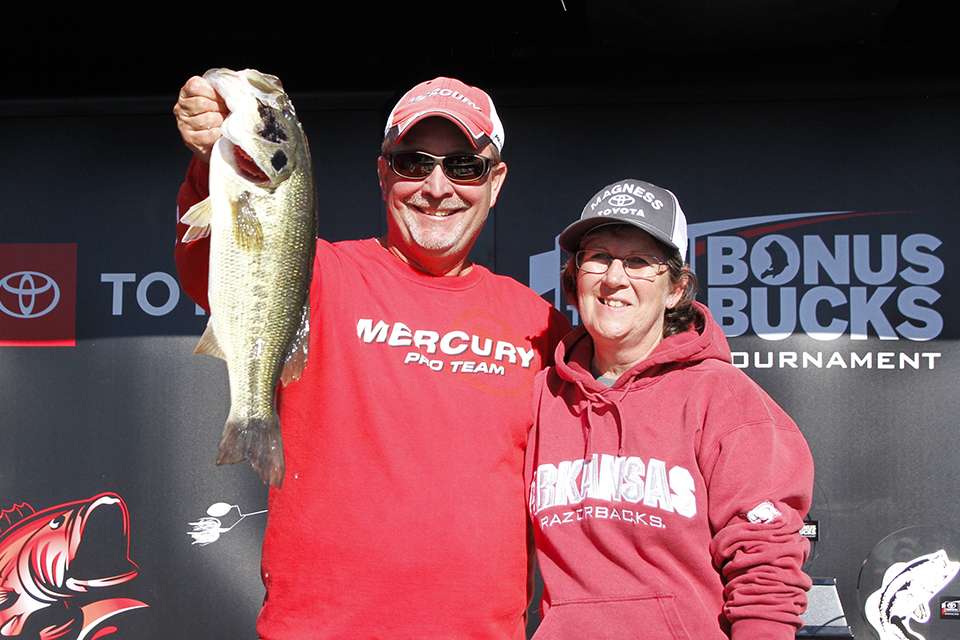 Terry Lee and Cay Fields (31st, 5-0) Big Bass of the event