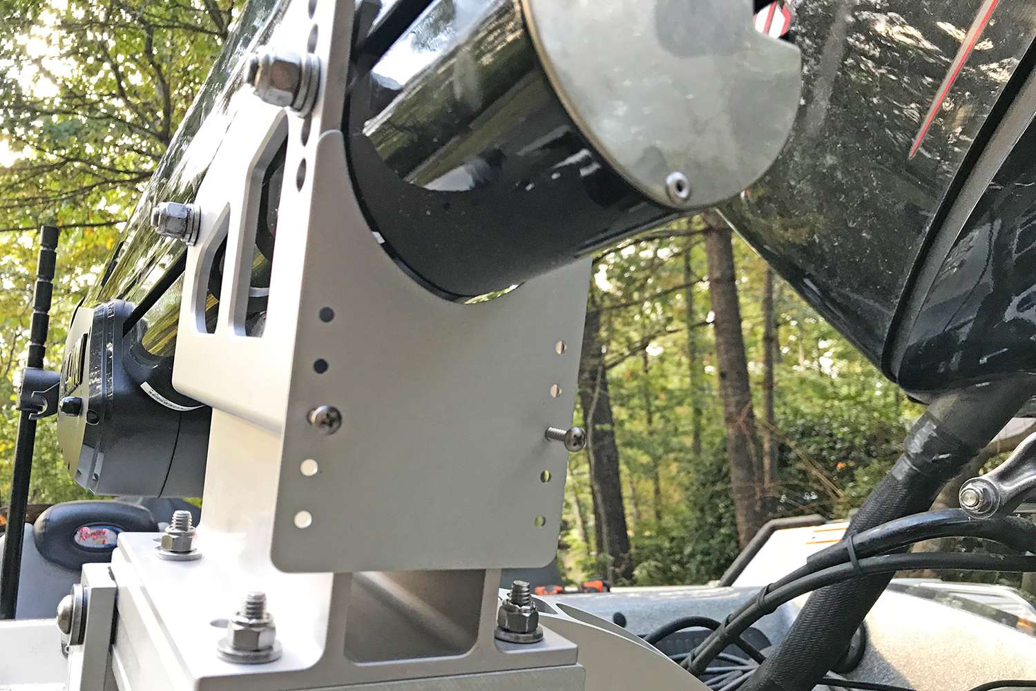 On the base of the Talon bracket is a splash guard that will help reduce additional water blowout when you're running the boat. In other words, there will be less drag. 