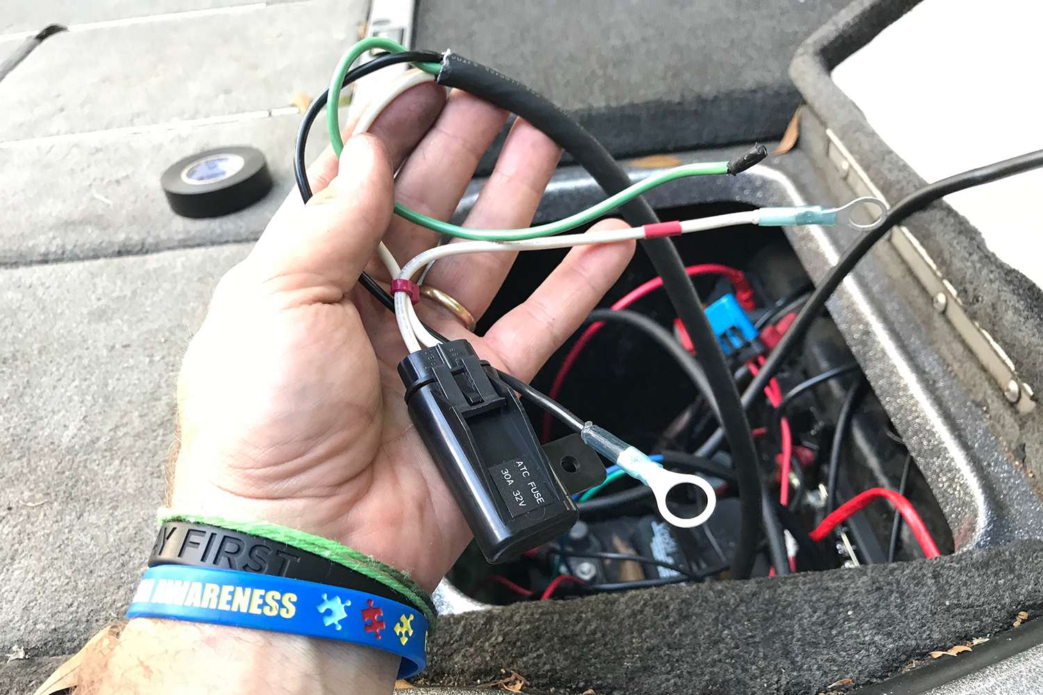 In this wire cluster, you've got a positive, negative and an alarm wire if you feel it necessary to have a reminder every time the Talon is deployed. A nice feature if you so choose, but I keep it disconnected. 