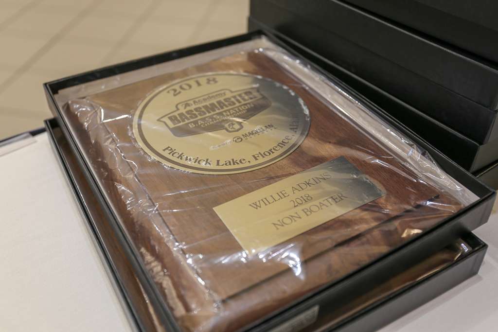 Each angler received a plaque celebrating their appearance this week. 