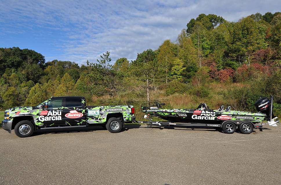 When Ohio Bassmaster Elite Series pro Hunter Shryock tows his tournament rig down the highway, his color-coordinated truck and boat are irresistible eye candy.