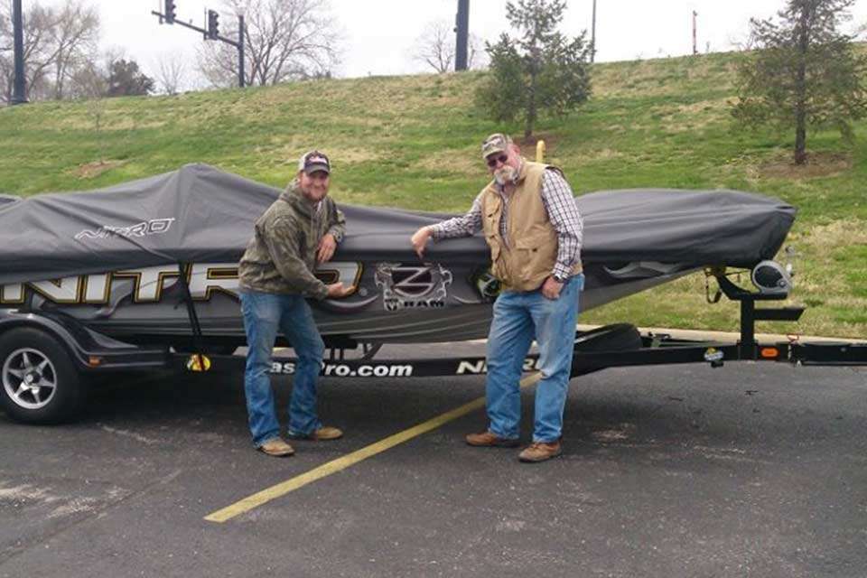 James and Jake just happened upon the boat of Mark Zona, who Bethurem would love to fish with.