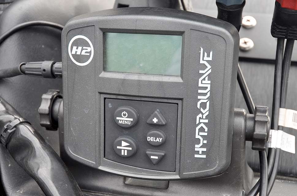 A Hydrowave H2 unit is conveniently mounted below the graph on the boatâs bow.
