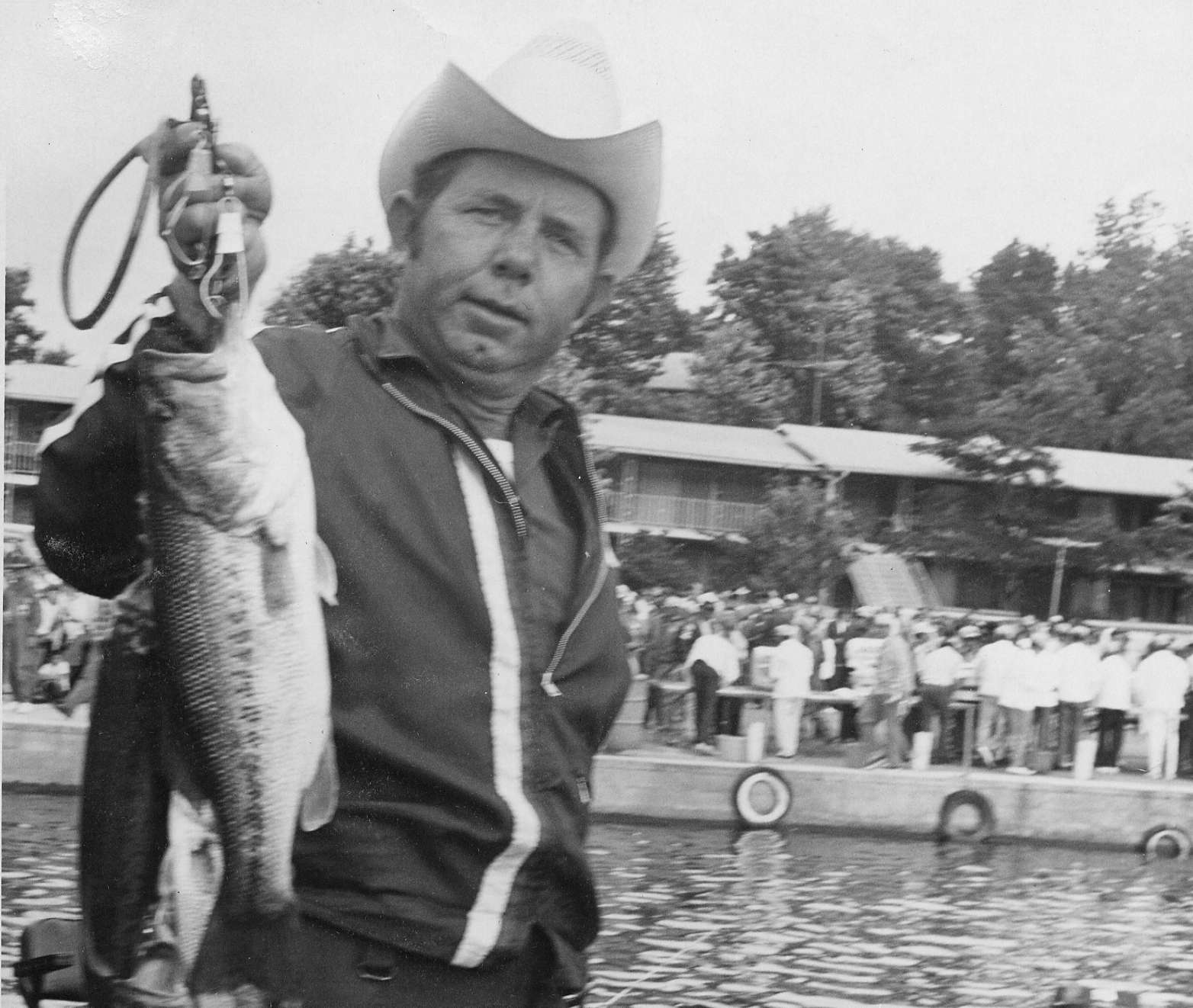 <h4>John Powell</h4><BR>
Powell was one of the first bass fishermen to gain industry sponsorship Creme Lures signed him in 1967, prior to the Dixie Invitational â Ray Scott's second tournament. The following year, he rewarded Creme by using Shimmy Gal worms to catch 132 pounds, 12 ounces from Lake Eufaula, Ala. Powell was one of the sport's first stars and became a popular seminar speaker.
