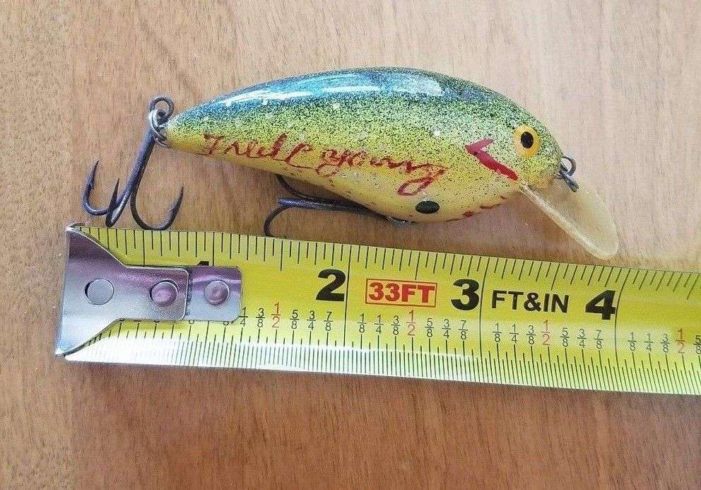 <h4>Squarebill Crankbait</h4><BR>
It seems weird that so many decades are identified as the period in history when the squarebill crankbait took the bass fishing world by storm. But the reason for that is simple: The bait has made waves on the professional trail numerous times during the past half-century and then, for whatever reason, just fell off the face of the earth. The squarebill seems to have truly originated in 1967 when the Big-O was hand-carved out of wood by famous luremaker Fred Young. 