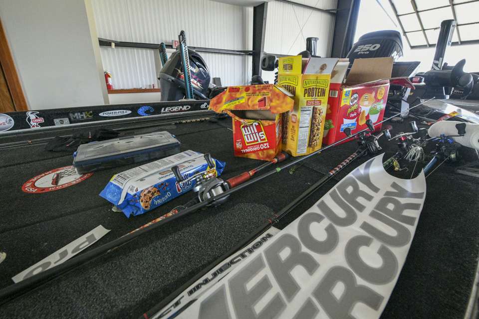 It was a day to organize boats, including snacks, for the remaining two days of competition.