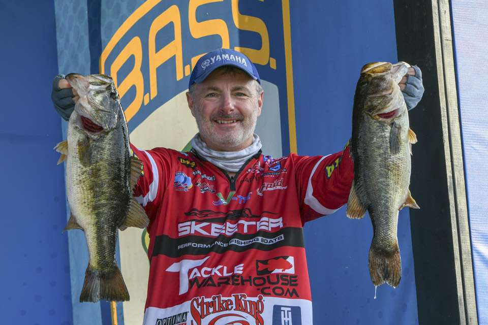 Mark Menendez, who finished third to Clunn on the St. Johns, fished a lot on Lanier when he lived in Atlanta and said heâs caught many in the 5-pound range and has âseen multiple fish swimming behind those fish that would make them look like guppies.â