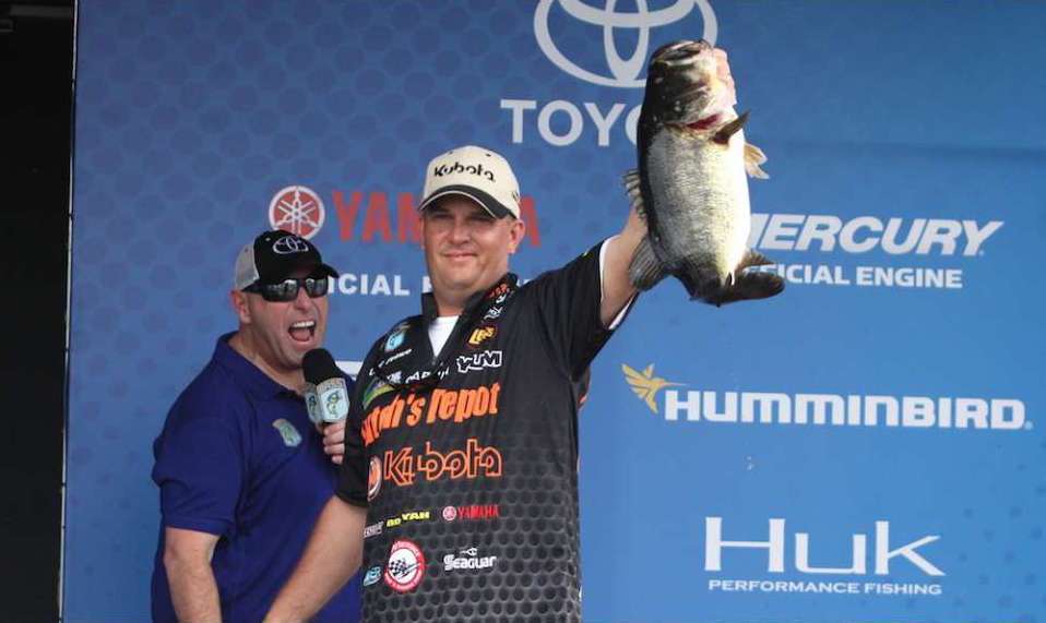 Prince gained ground behind the strength of this 10-8, the big bass of the event and the largest heâs weighed in B.A.S.S. competition. 