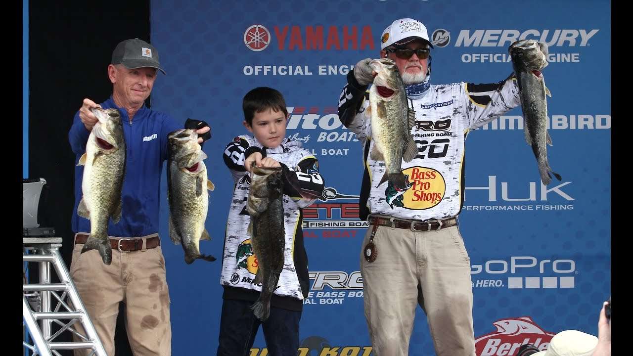 The story of 2016 was Clunn, who after two average days found some magic and thrilled fans and fellow anglers alike with a 31-7 on Day 3. Trip Weldon and Clunnâs son, River, help him show off his catch. Clunn weighed in last as he waited for his wife and son to arrive after their plane was delayed. It was by far the biggest bag of the event and propelled him into a 6-pound lead.