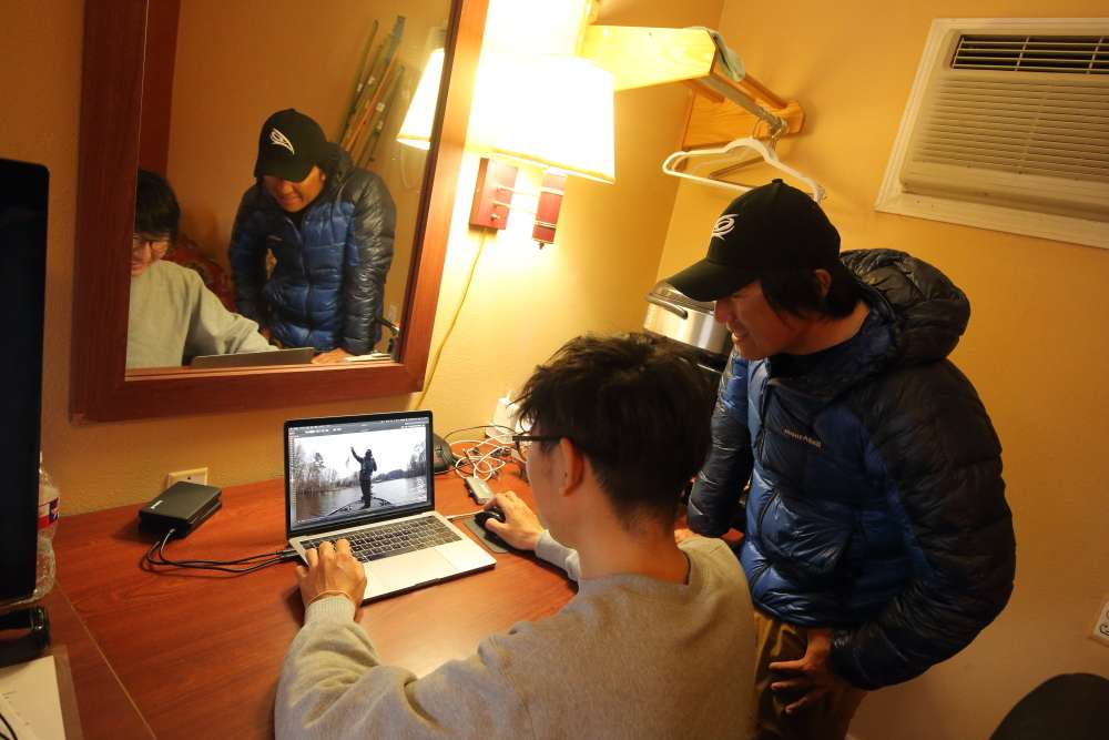 Kita helps Kitajima edit his film footage and photos for his media outlets in Japan, so his fans can see what Kita has been doing in the States.