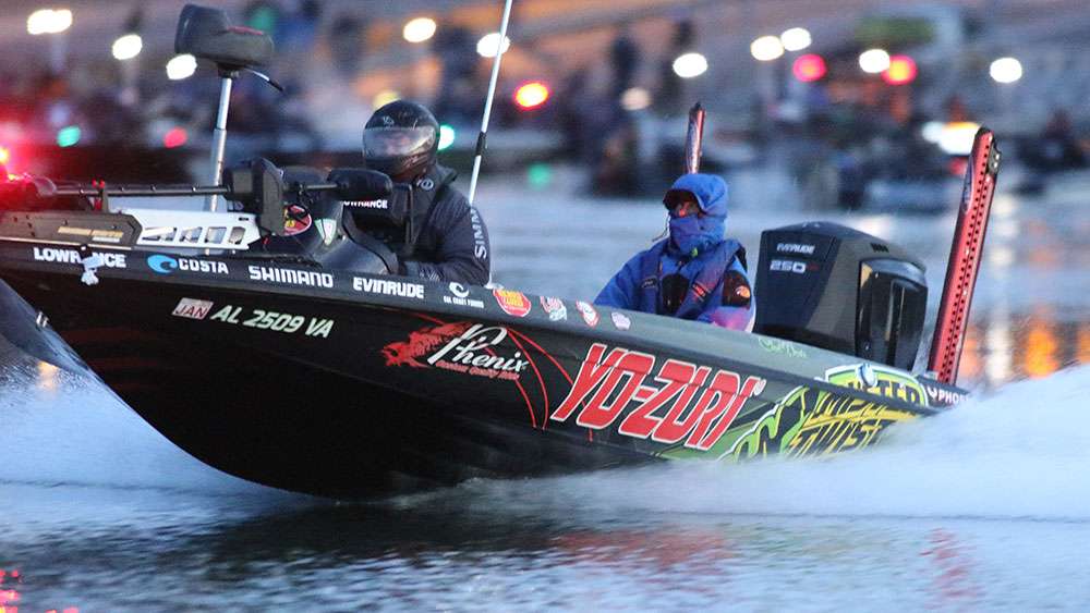 Take to the water with the Elites as they race to their starting spots on the first day of the 2019 Toyota Bassmaster Elite at Lake Lanier!
<br><br>First up, Clent Davis