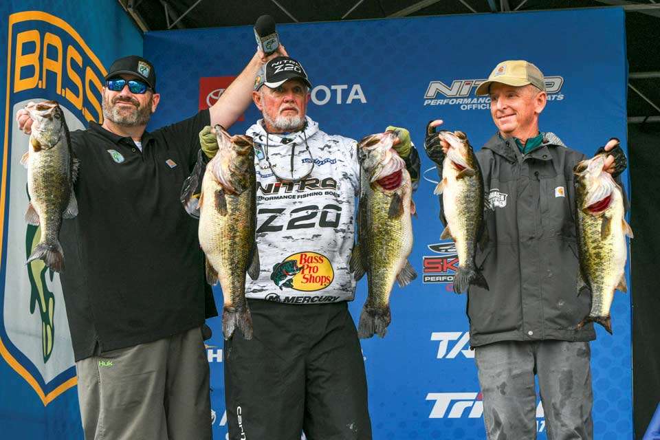 Rick Clunn, a legend in tournament bass fishing, added his 16th victory at the first Elite tournament last week on the St. Johns River, where weight records were set. B.A.S.S. could not have asked for a more eye-catching start than having Clunn survive a battle with veterans and newcomers.
