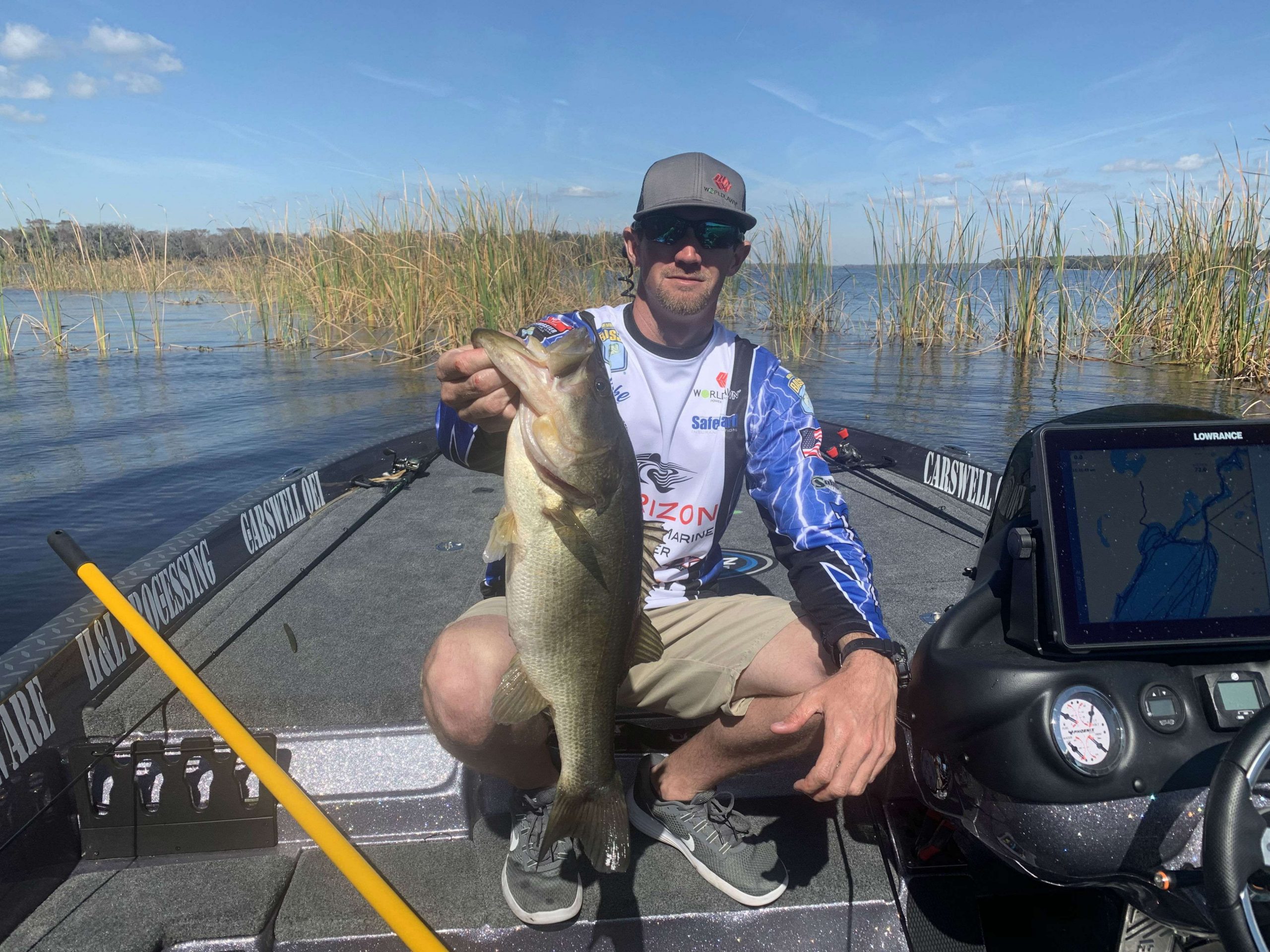 Luke Palmer just set the hook on another solid fish to cull up another couple pounds. BASSTrakk has him at around 16 1/2lbs. Iâd say he has closer to 18 though. Regardless, heâs doing exactly what he needs to do to make the weekend cut, and heâs still got plenty of time to do some upgrading.