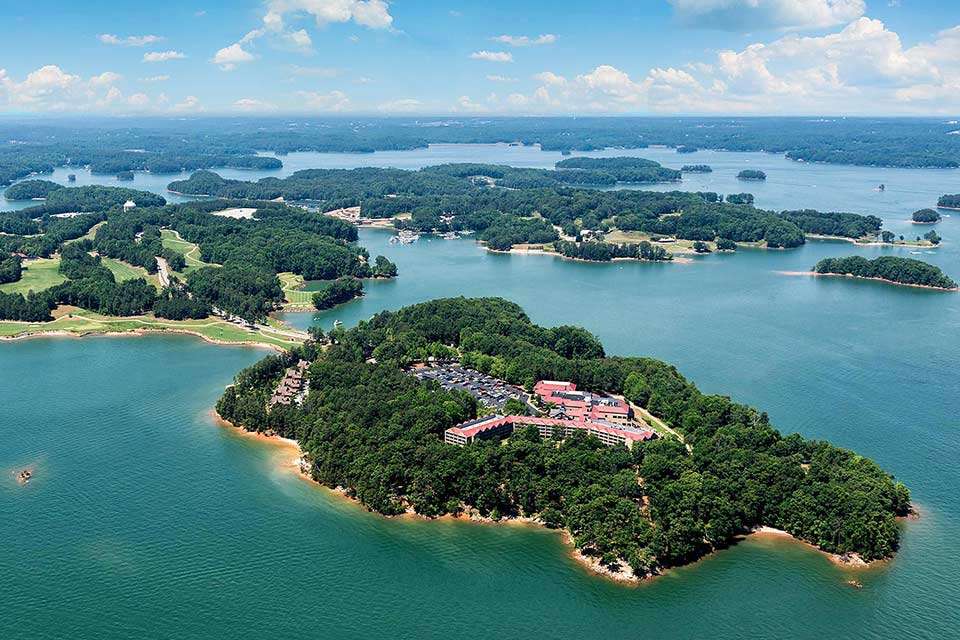 Although built for flood control and water supply, Lanierâs proximity to Atlantaâs metropolitan population of 5.8 million helps boost the number of visitors to 7.5 million per year. Itâs a popular destination for recreational boating and fishing, although the chilly forecast this week should not create too much traffic alongside the Elites.